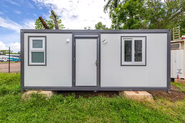 Two Bedroom 20ft Building, photo 3