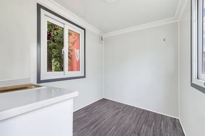 Two Bedroom 20ft Building, photo 6