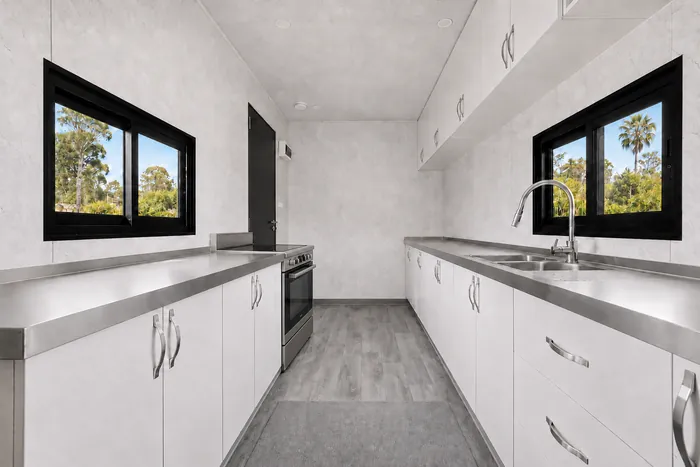 Commercial Kitchen, photo 1