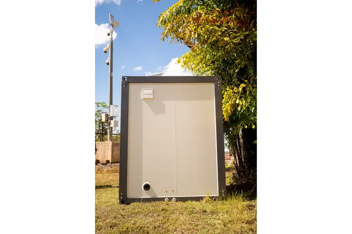 Deluxe Toilet and Shower, photo 7