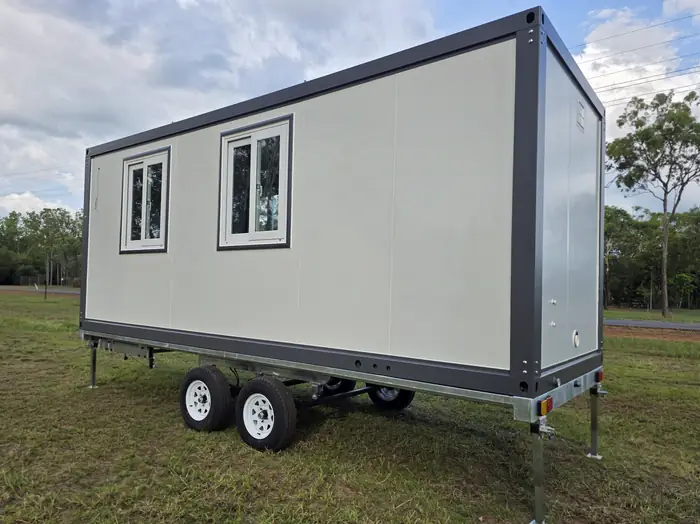 The Caravan, photo 2