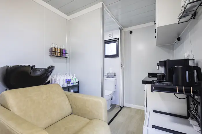 The Salon & Beauty Parlor, photo 6